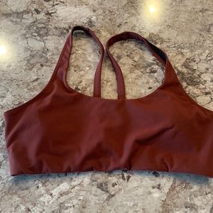 Vuori sports bra